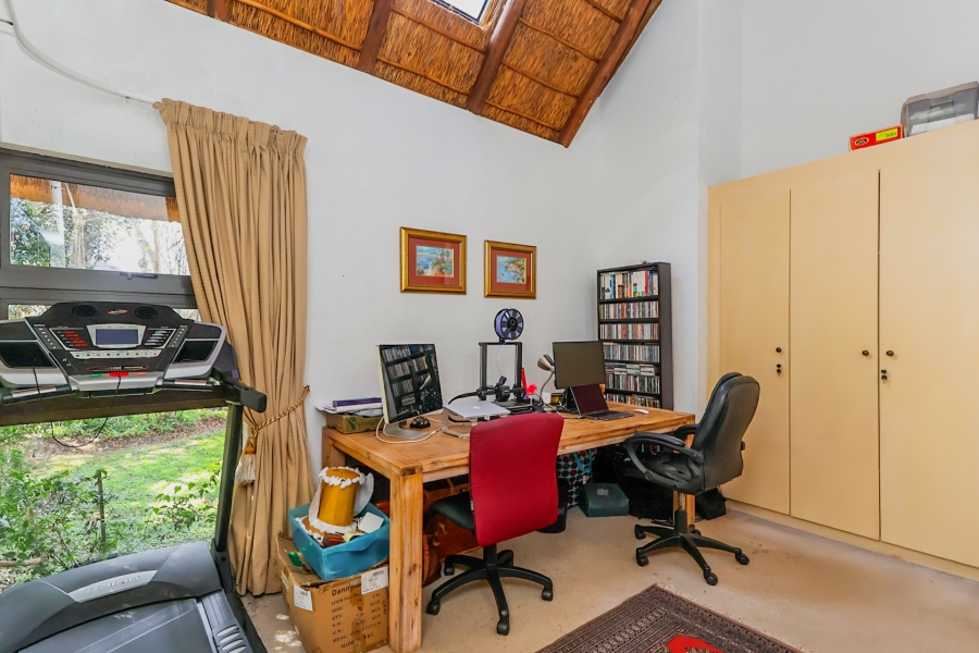 To Let 4 Bedroom Property for Rent in Lakeland North West